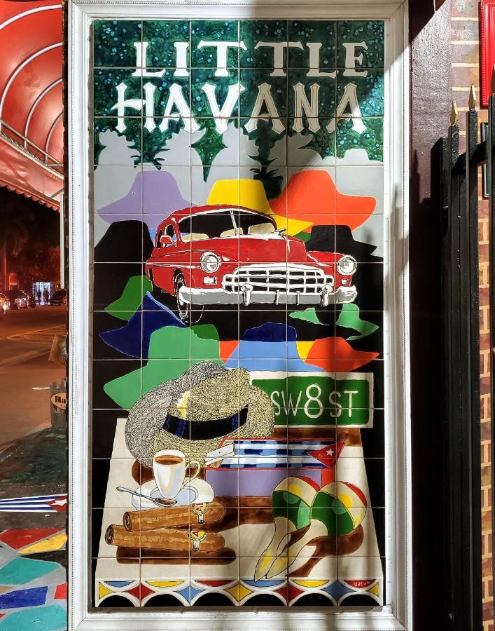 Casa Cuba In Little Havana, Brickell, Calle 8 And 10 Minutes To The Beach Free Parking Miami Kültér fotó