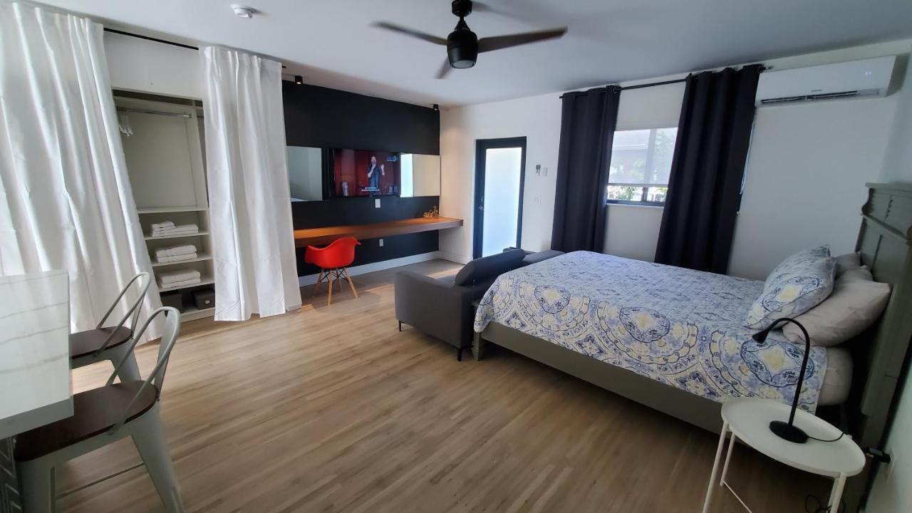 Casa Cuba In Little Havana, Brickell, Calle 8 And 10 Minutes To The Beach Free Parking Miami Kültér fotó